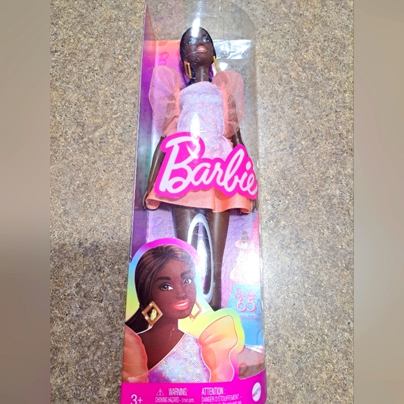 65 th anniversary peach Barbie - Picture 1 of 3
